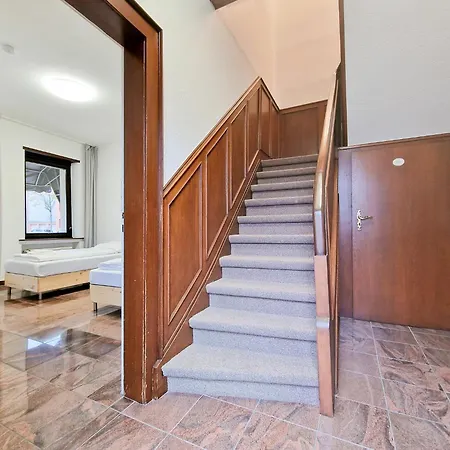 Tolstov House - 6 House With Terrace And Parking - 30 Min Messe Dus Apartment