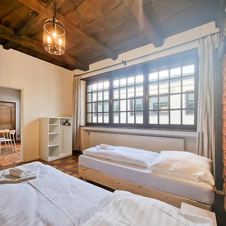 Tolstov House - 6 House With Terrace And Parking - 30 Min Messe Dus شقة