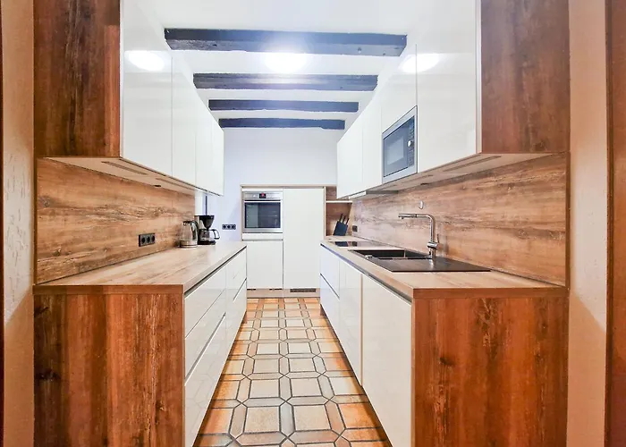 Tolstov House - 6 House With Terrace And Parking - 30 Min Messe Dus