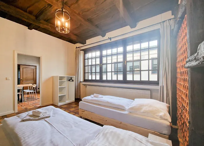 Tolstov House - 6 House With Terrace And Parking - 30 Min Messe Dus Lejlighed